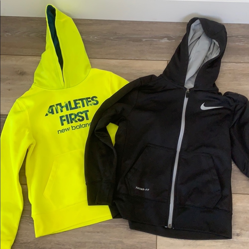 2 boys sweatshirts.